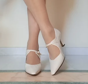 DECOLLETE FIBBIA COLLO BEIGE