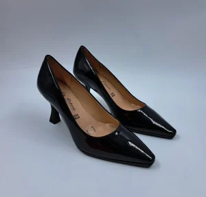 DECOLLETE VERNICE NERA