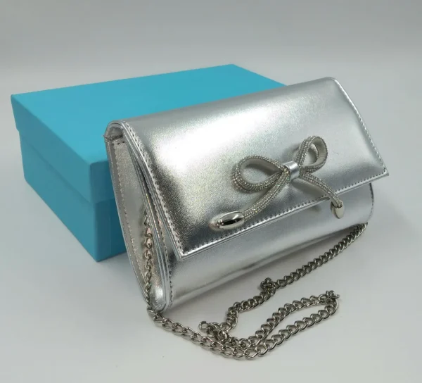 POCHETTE ARGENTO CON FIOCCO STRASS