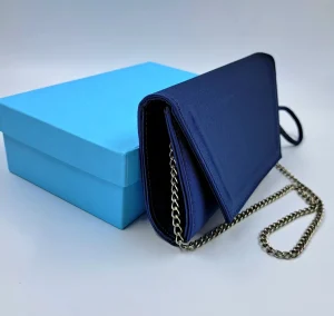 POCHETTE CON MANICO STRASS BLU
