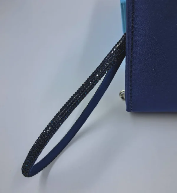 POCHETTE CON MANICO STRASS BLU