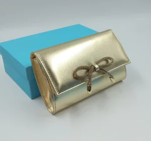 POCHETTE PLATINO CON FIOCCO STRASS