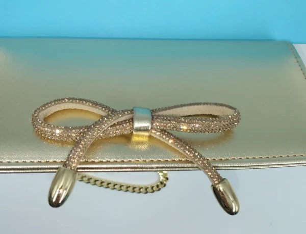 POCHETTE PLATINO CON FIOCCO STRASS