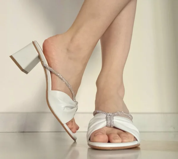 SANDALI BIANCHI NODO STRASS