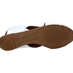 SANDALI IN PELLE BIANCA TACCO BASSO