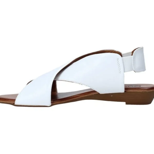 SANDALI IN PELLE BIANCA TACCO BASSO