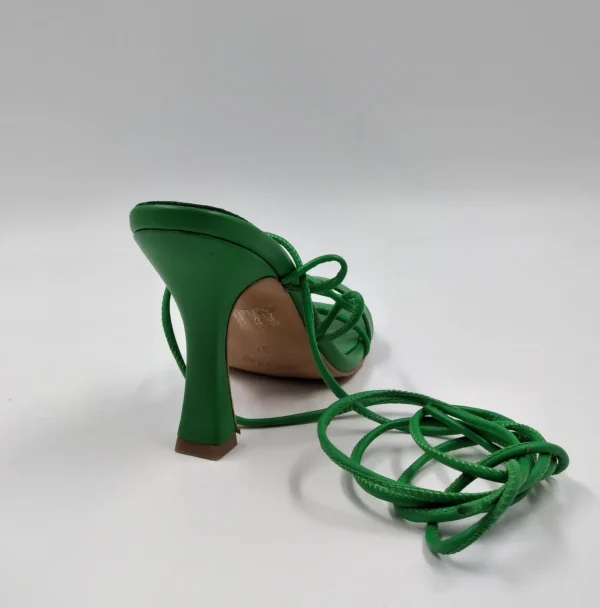 SANDALI IN PELLE MODELLO SCHIAVA VERDE