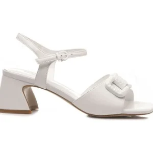 SANDALI PELLE BIANCA CON FIBBIA