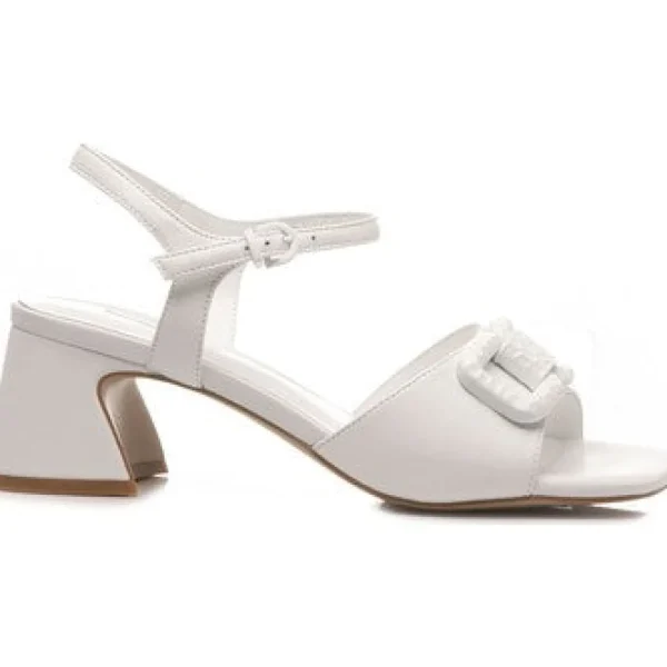 SANDALI PELLE BIANCA CON FIBBIA