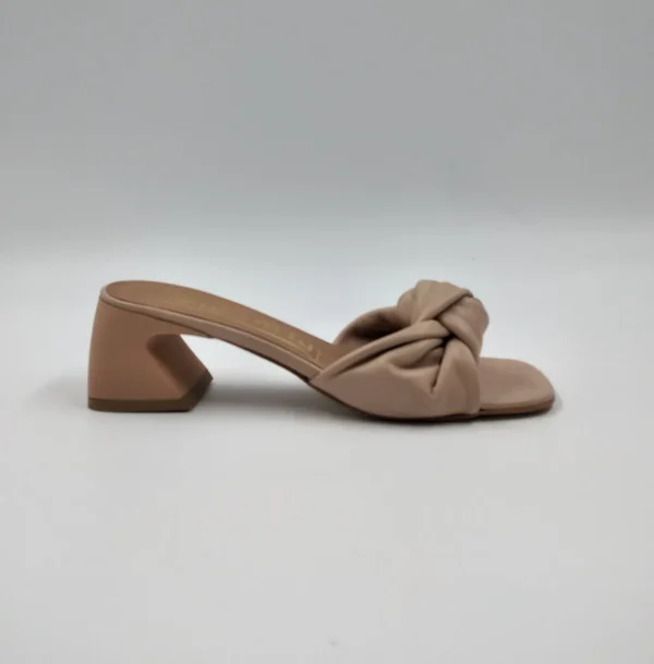SANDALI PELLE NUDE NODO