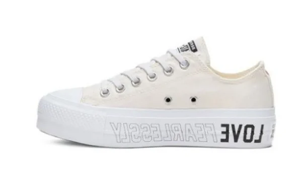 SNEAKERS LOVE