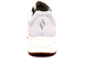 SNEAKERS STAND ON AIR WHITE
